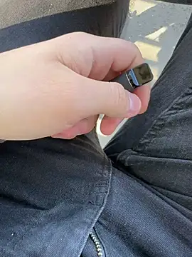 Snapshot of kareem0010 chatting on March 6, 2025, 1:46 pm kareem0010 online show from March 6, 2025, 1:46 pm