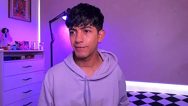 teobowny  online show from October 11, 2025, 1:31 pm