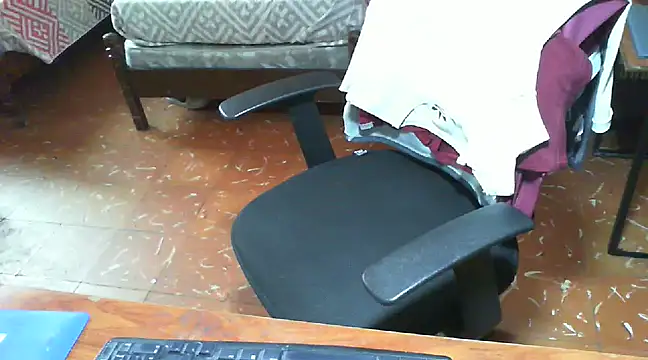 Snapshot of Roberto3102 chatting on March 22, 2025, 6:36 pm Roberto3102 online show from March 22, 2025, 6:36 pm