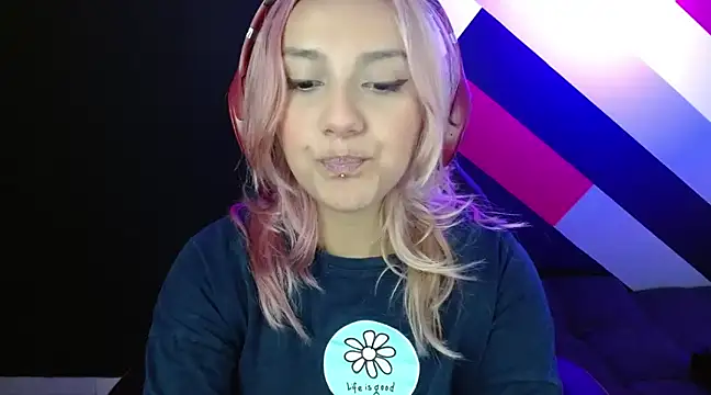 Snapshot of Alterego1__ chatting on January 11, 2025, 6:01 pm Alterego1   online show from January 11, 2025, 6:01 pm
