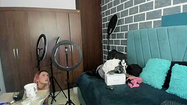 Snapshot of Alterego1__ chatting on September 23, 2025, 12:19 pm Alterego1   online show from September 23, 2025, 12:19 pm