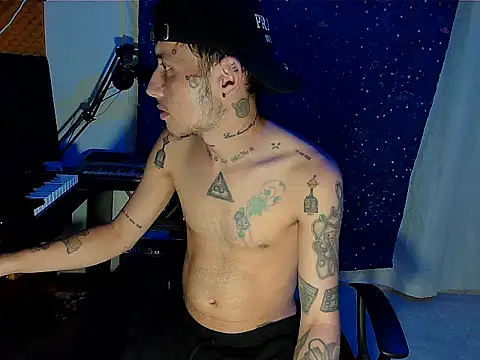 Snapshot of patrik_tattoo_ chatting on December 3, 2024, 2:25 am patrik tattoo online show from December 3, 2024, 2:25 am