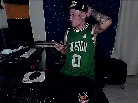 Snapshot of patrik_tattoo_ chatting on December 29, 2024, 4:27 am patrik tattoo online show from December 29, 2024, 4:27 am