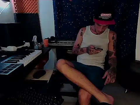 Snapshot of patrik_tattoo_ chatting on February 17, 2025, 11:09 pm patrik tattoo online show from February 17, 2025, 11:09 pm