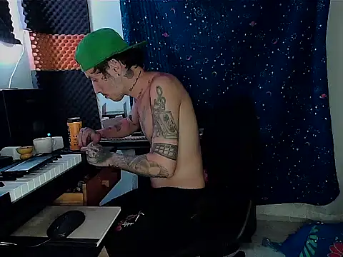 Snapshot of patrik_tattoo_ chatting on March 3, 2025, 4:03 am patrik tattoo online show from March 3, 2025, 4:03 am