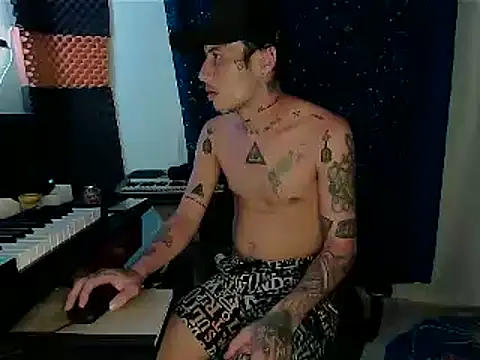 Snapshot of patrik_tattoo_ chatting on March 6, 2025, 5:14 am patrik tattoo online show from March 6, 2025, 5:14 am