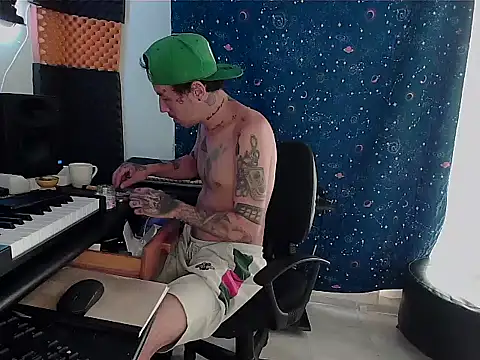 Snapshot of patrik_tattoo_ chatting on March 22, 2025, 4:15 pm patrik tattoo online show from March 22, 2025, 4:15 pm