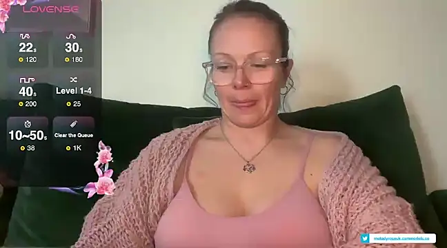 Snapshot of MelodyRoseUk chatting on February 8, 2025, 8:32 pm MelodyRoseUk online show from February 8, 2025, 8:32 pm