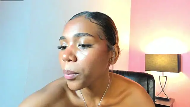 Snapshot of Lily_Miiller chatting on February 7, 2025, 6:03 am Lily Miiller online show from February 7, 2025, 6:03 am