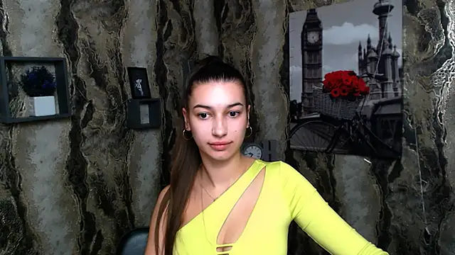 Snapshot of KarolinaRosse_ chatting on January 4, 2025, 10:05 am KarolinaRosse online show from January 4, 2025, 10:05 am