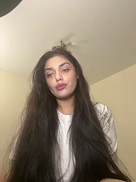 Sweet Khalifa  online show from February 2, 2025, 3:39 pm