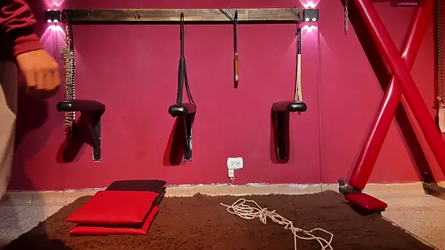 Snapshot of BDSM_Vantablack_ chatting on January 15, 2025, 7:26 am BDSM Vantablack  online show from January 15, 2025, 7:26 am