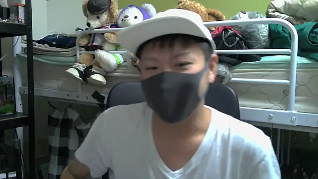 Snapshot of Owl1216 chatting on December 18, 2024, 2:28 pm Owl1216 online show from December 18, 2024, 2:28 pm