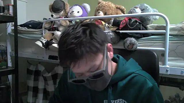 Snapshot of Owl1216 chatting on December 21, 2024, 1:42 pm Owl1216 online show from December 21, 2024, 1:42 pm