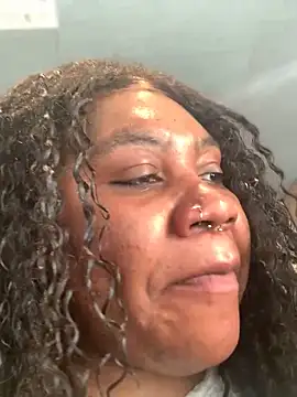 Snapshot of bonbonaumiel chatting on December 16, 2024, 10:18 am bonbonaumiel online show from December 16, 2024, 10:18 am