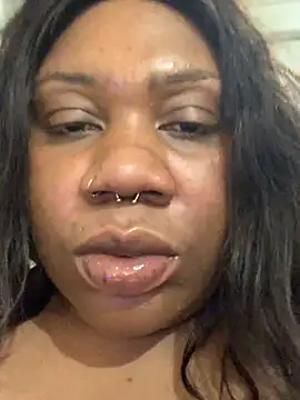 Snapshot of bonbonaumiel chatting on December 24, 2024, 8:27 pm bonbonaumiel online show from December 24, 2024, 8:27 pm