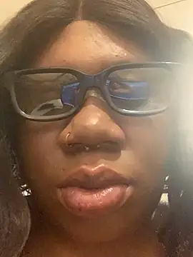 Snapshot of bonbonaumiel chatting on January 5, 2025, 2:17 am bonbonaumiel online show from January 5, 2025, 2:17 am