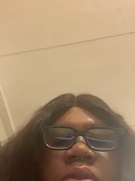 Snapshot of bonbonaumiel chatting on January 5, 2025, 9:59 am bonbonaumiel online show from January 5, 2025, 9:59 am