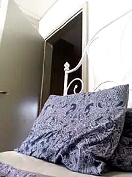 Snapshot of bonbonaumiel chatting on January 17, 2025, 8:13 am bonbonaumiel online show from January 17, 2025, 8:13 am