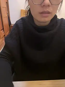 Snapshot of Bella0815 chatting on December 17, 2024, 3:28 pm Bella0815 online show from December 17, 2024, 3:28 pm