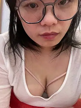 Snapshot of Bella0815 chatting on December 27, 2024, 2:04 am Bella0815 online show from December 27, 2024, 2:04 am