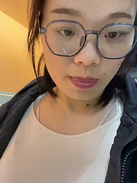 Snapshot of Bella0815 chatting on December 29, 2024, 12:23 pm Bella0815 online show from December 29, 2024, 12:23 pm