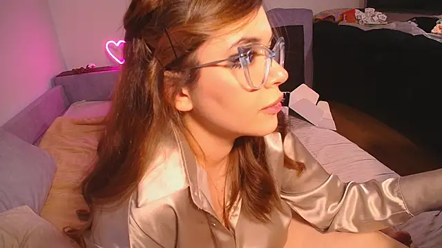 Snapshot of CutiePie3 chatting on December 12, 2024, 12:27 am CutiePie3 online show from December 12, 2024, 12:27 am