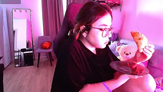 Snapshot of CutiePie3 chatting on March 6, 2025, 4:08 am CutiePie3 online show from March 6, 2025, 4:08 am