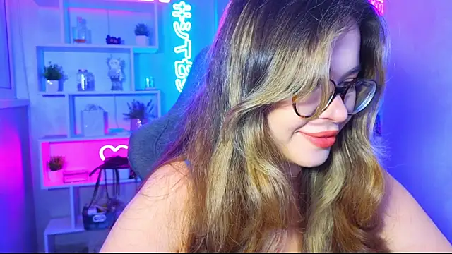 Snapshot of CutiePie3 chatting on October 5, 2025, 5:33 pm CutiePie3 online show from October 5, 2025, 5:33 pm