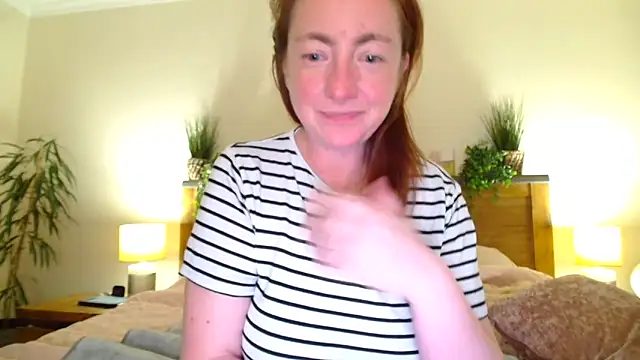 Snapshot of LouiseTswing chatting on March 13, 2025, 8:11 pm LouiseTswing online show from March 13, 2025, 8:11 pm