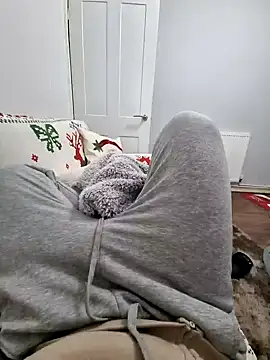 Snapshot of realityyshowww chatting on December 1, 2024, 10:32 pm realityyshowww online show from December 1, 2024, 10:32 pm