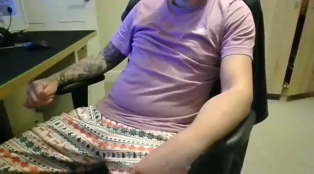 Snapshot of realityyshowww chatting on December 30, 2024, 6:05 pm realityyshowww online show from December 30, 2024, 6:05 pm