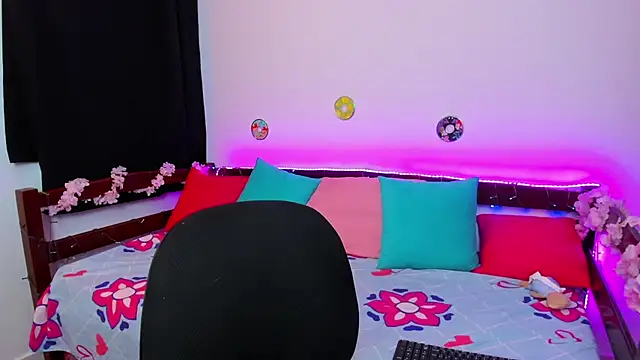 Snapshot of _Moon_Johnson chatting on September 18, 2025, 2:57 am  Moon Johnson online show from September 18, 2025, 2:57 am