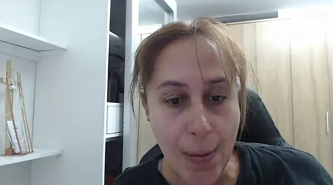 Snapshot of RoxanaLove9 chatting on January 12, 2025, 1:11 am RoxanaLove9 online show from January 12, 2025, 1:11 am