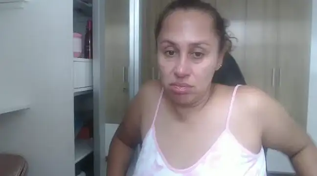 Snapshot of RoxanaLove9 chatting on February 19, 2025, 9:14 pm RoxanaLove9 online show from February 19, 2025, 9:14 pm