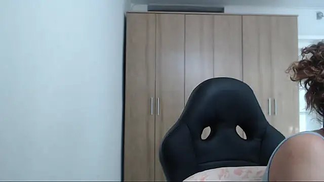 Snapshot of RoxanaLove9 chatting on November 1, 2025, 7:27 pm RoxanaLove9 online show from November 1, 2025, 7:27 pm