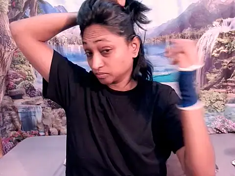 Snapshot of indianspicey chatting on November 10, 2025, 4:55 am indianspicey online show from November 10, 2025, 4:55 am