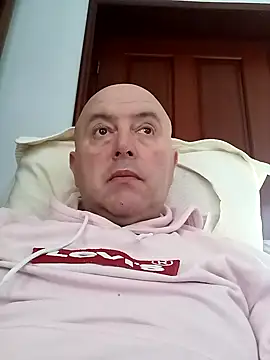 Snapshot of Necas197 chatting on December 2, 2024, 9:45 am Necas197 online show from December 2, 2024, 9:45 am