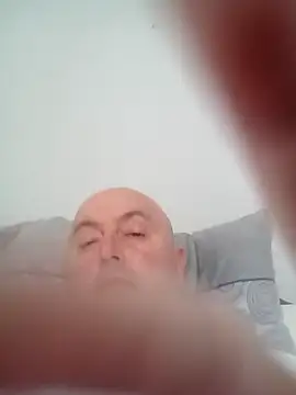 Snapshot of Necas197 chatting on December 17, 2024, 2:33 pm Necas197 online show from December 17, 2024, 2:33 pm