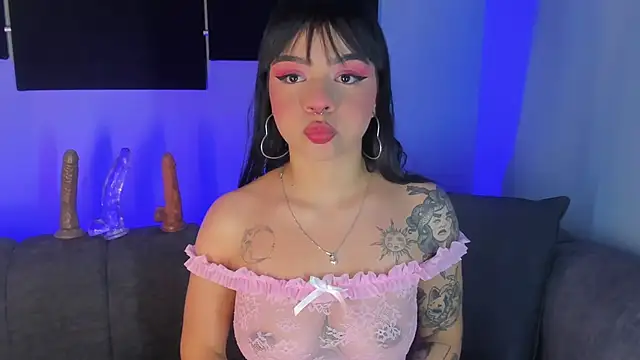 Snapshot of maddy_walker chatting on December 11, 2024, 8:18 pm maddy walker online show from December 11, 2024, 8:18 pm