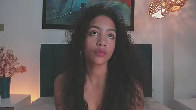 Snapshot of AntonellaHall_ chatting on September 16, 2025, 12:06 pm AntonellaHall  online show from September 16, 2025, 12:06 pm