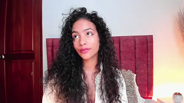 Snapshot of AntonellaHall_ chatting on September 17, 2025, 12:18 pm AntonellaHall  online show from September 17, 2025, 12:18 pm
