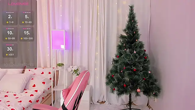 Snapshot of ClaireFaers_ chatting on December 17, 2024, 12:11 pm ClaireFaers  online show from December 17, 2024, 12:11 pm