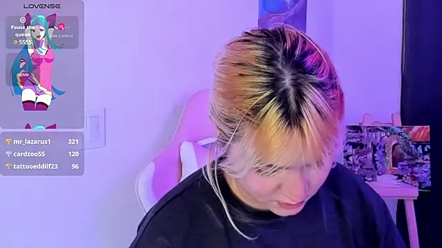 Snapshot of Pretty__zoe chatting on February 11, 2025, 6:30 am Pretty  zoe online show from February 11, 2025, 6:30 am