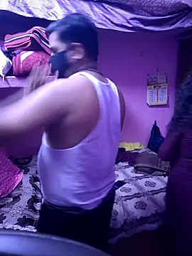 Snapshot of bobbyronak chatting on September 17, 2025, 8:49 am bobbyronak online show from September 17, 2025, 8:49 am