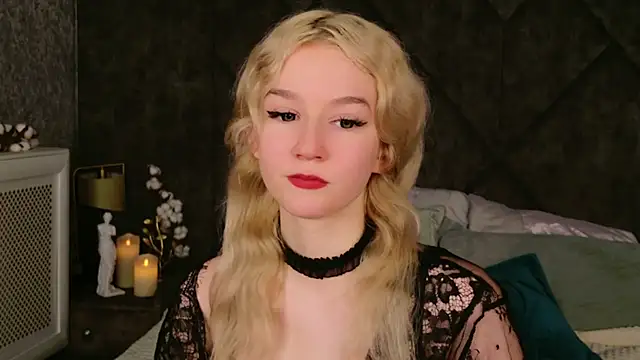 Snapshot of NaomiLoys chatting on February 24, 2025, 3:23 am NaomiLoys online show from February 24, 2025, 3:23 am