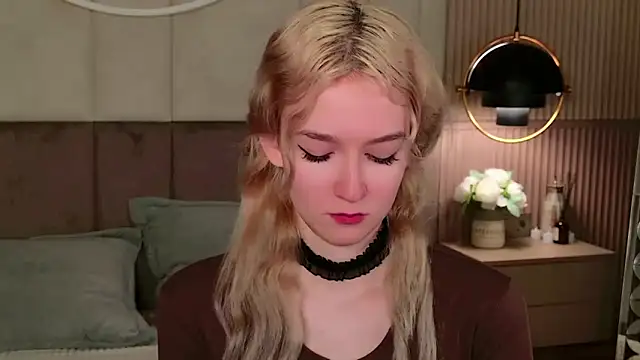 Snapshot of NaomiLoys chatting on February 25, 2025, 4:53 pm NaomiLoys online show from February 25, 2025, 4:53 pm