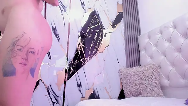 Snapshot of sophiee_evanss_ chatting on December 17, 2024, 12:54 pm sophiee evanss online show from December 17, 2024, 12:54 pm