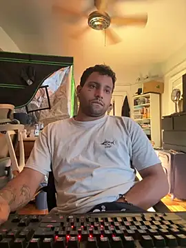 Snapshot of TacosSenpai chatting on October 7, 2025, 9:34 pm TacosSenpai online show from October 7, 2025, 9:34 pm