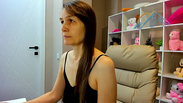 Snapshot of Lillian_White chatting on January 5, 2025, 1:13 am Lillian White online show from January 5, 2025, 1:13 am